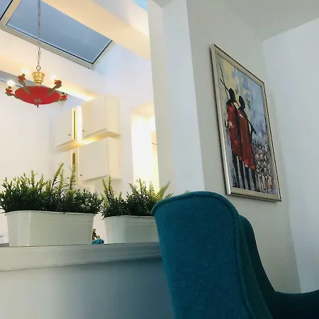 Golden Pearl - Jacuzzi Top Center Luxury Apartment Sofia