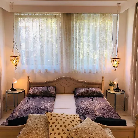 Golden Pearl - Jacuzzi Top Center Luxury Apartment Sofia
